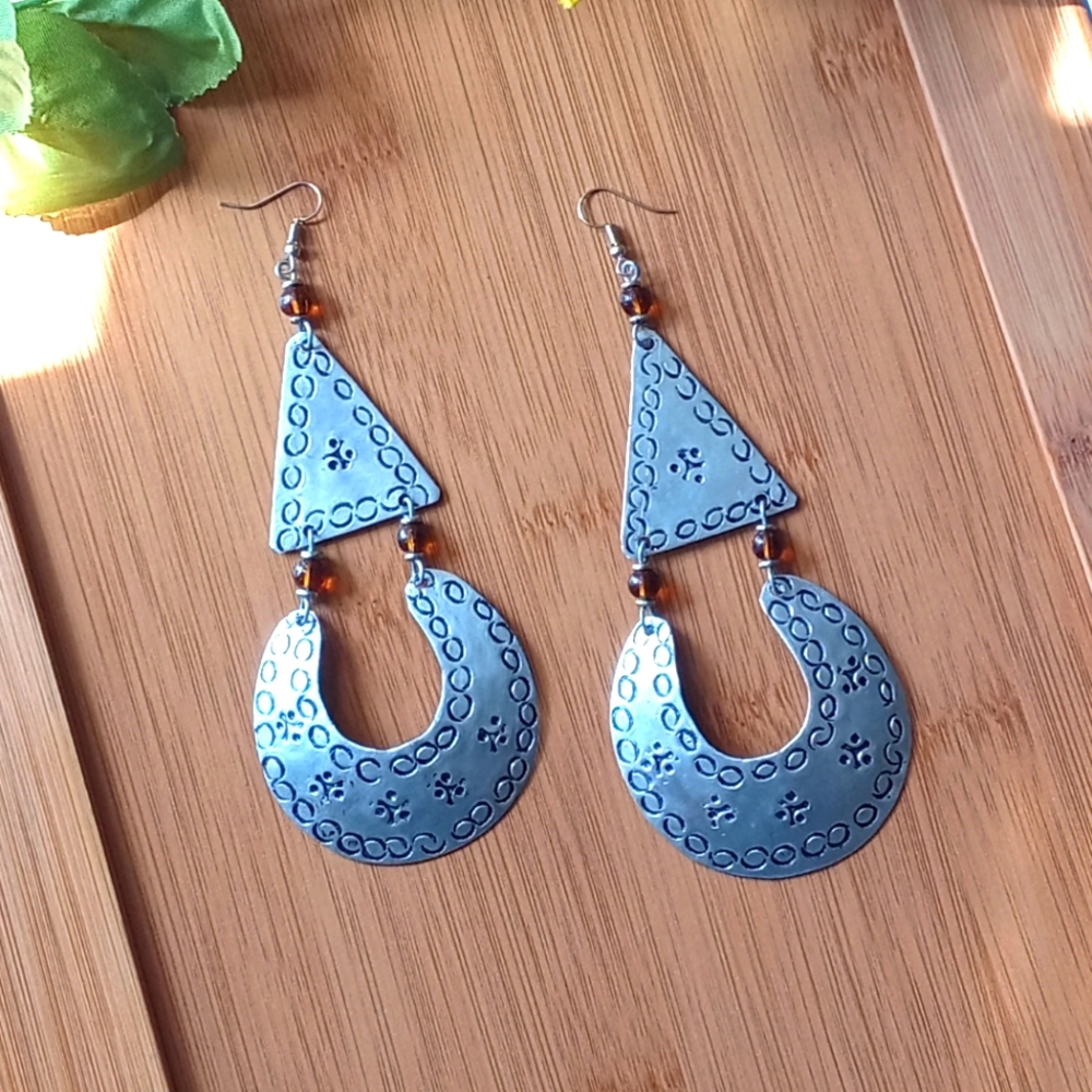 COPY - 1PR Beautiful African Metal and Bead Earrings Set - Picture 1 of 9